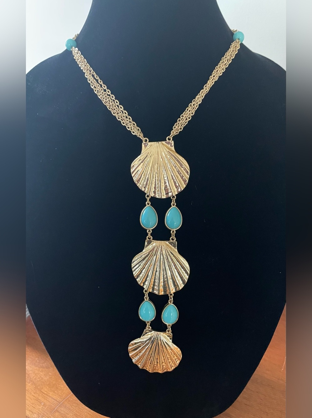 Vintage 1980s Gold Tone Seashell Faux Turquoise Statement Necklace Chunky Bold